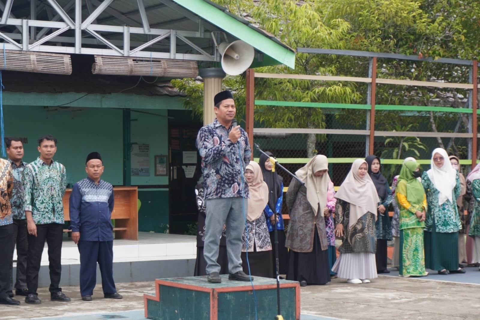 MAN 2 HSU Laksanakan Pembagian Rapor Semester Genap Sekaligus Kenaikan Kelas Tahun 2025 - 2026
